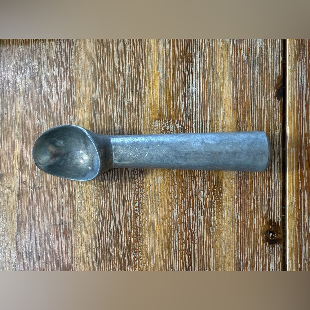 Vintage Metal Ice Cream Scoop